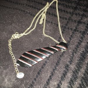 Tie necklace